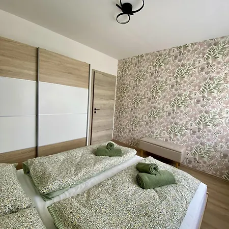 Nest Apartment *